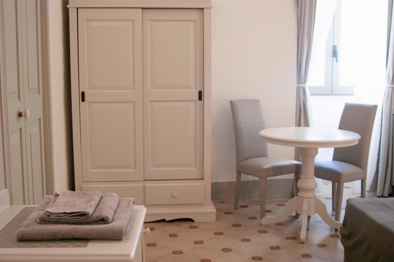 Le Finestre Su Porta Carrese - Luxury Rooms Matino Kültér fotó